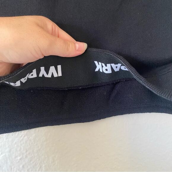 Ivy Park Black Cropped Sleeveless Hoodie with Logo Patch Size XS - Picture 4 of 8